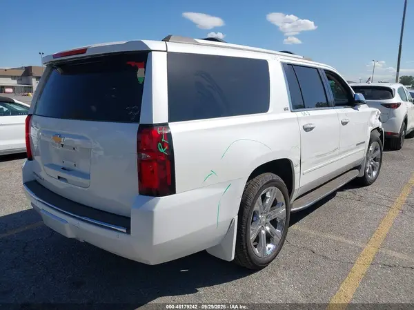 1GNSKJKC9GR304473 — 2016 Chevrolet Suburban, фото 4 с аукциона IAAI, LEFT & RIGHT SIDE