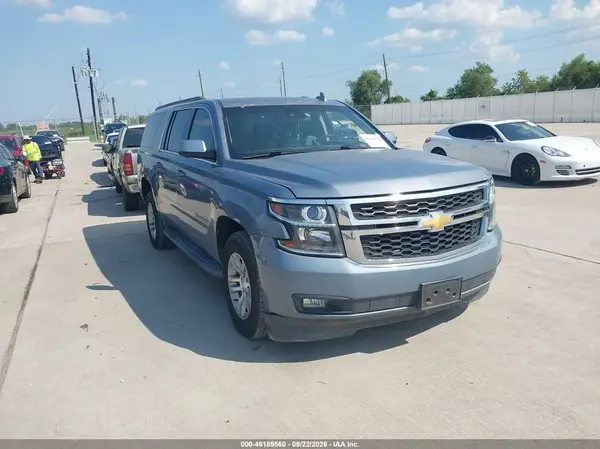 1GNSCHKC8GR317530 — 2016 Chevrolet Suburban, Град (Hail), фото до ремонта