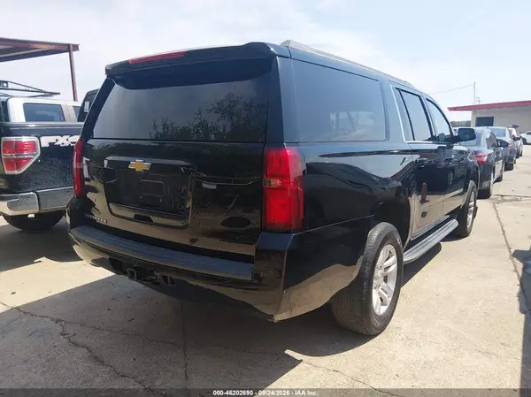 1GNSCHKC3GR405935 — 2016 Chevrolet Suburban, фото 4 с аукциона IAAI, Угон