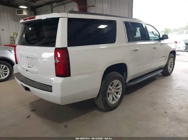 1GNSKGEC1HR275311 — 2017 Chevrolet Suburban, фото 4 с аукциона IAAI 07.10.2026, LEFT & RIGHT SIDE