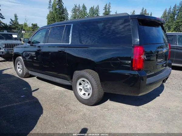 2017 CHEVROLET SUBURBAN VIN 1GNSKKKC0HR358770 фото 3