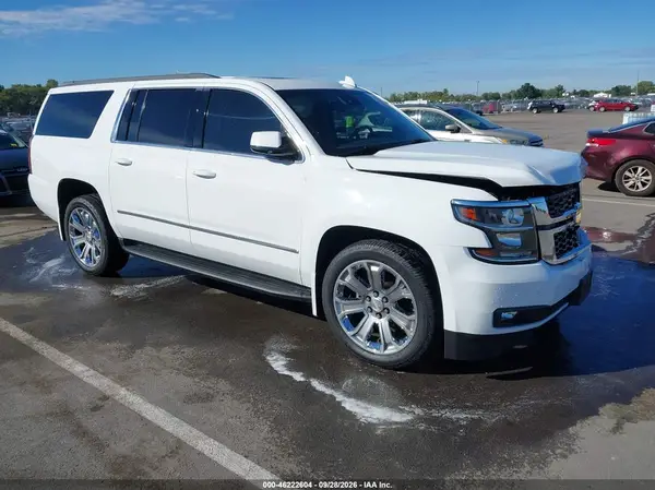 1GNSKHKC5HR270929 — 2017 Chevrolet Suburban, Передняя часть (Front End), фото до ремонта