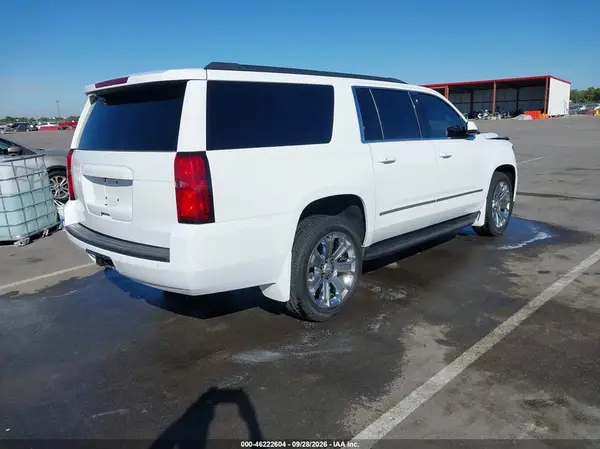 1GNSKHKC5HR270929 — 2017 Chevrolet Suburban, фото 4 с аукциона IAAI, Передняя часть