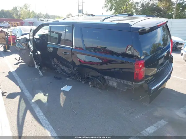 1GNSCJKJXKR337650 — 2019 Chevrolet Suburban, фото 3 с аукциона IAAI, Передняя часть
