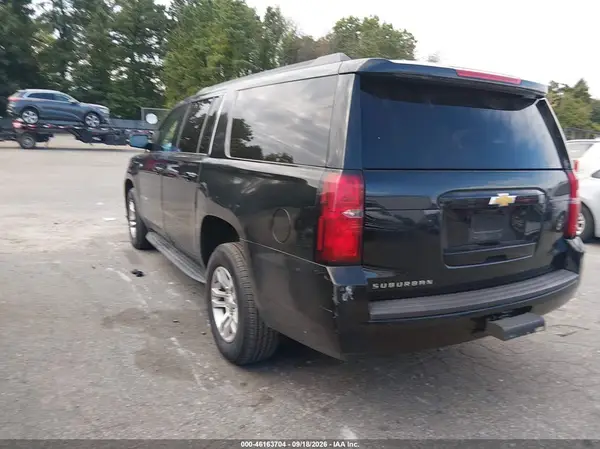 1GNSKHKC1LR183019 — 2020 Chevrolet Suburban, фото 3 с аукциона IAAI 13.10.2026, Передняя часть слева