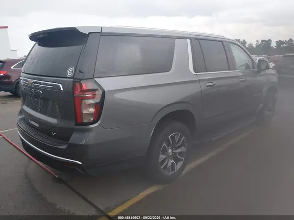 1GNSCCKD0MR154248 — 2021 Chevrolet Suburban, фото 4 с аукциона IAAI, Передняя часть слева