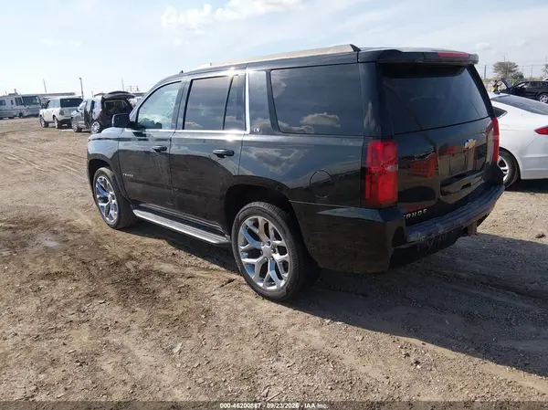 1GNSCAKC2GR379027 — 2016 Chevrolet Tahoe, фото 3 с аукциона IAAI, Повреждения со всех сторон