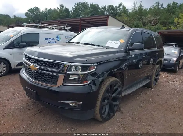 1GNSKAKC7HR348862 — 2017 Chevrolet Tahoe, фото 2 с аукциона IAAI, Естественный износ