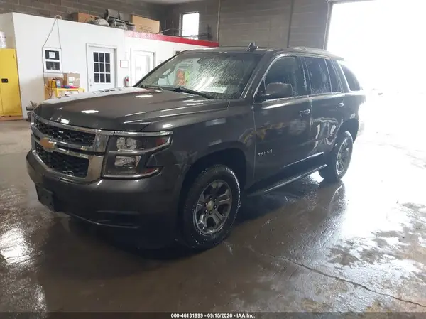 1GNSKAEC3JR348763 — 2018 Chevrolet Tahoe, фото 2 с аукциона IAAI 05.10.2026, Естественный износ