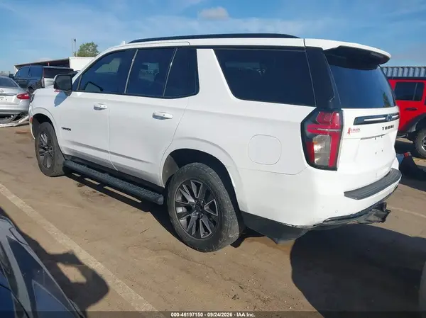 1GNSKPKD9MR120884 — 2021 Chevrolet Tahoe, фото 3 с аукциона IAAI, Передняя часть