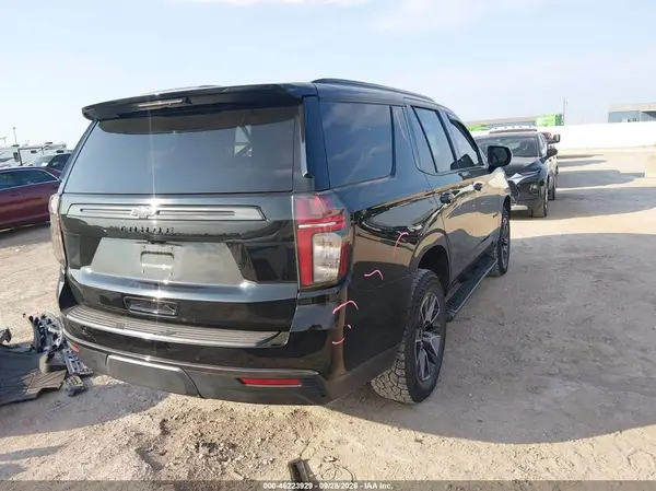 1GNSKPKD1MR415719 — 2021 Chevrolet Tahoe, фото 4 с аукциона IAAI, Левый бок