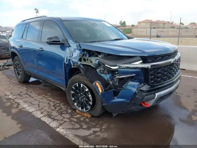 1GNEVJKS2RJ208360 — 2024 Chevrolet Traverse AWD Z71, Передняя часть справа (Right Front), фото до ремонта