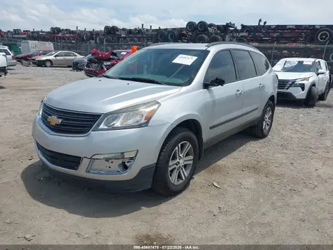 2017 Chevrolet Traverse Ls VIN 1GNKRFED9HJ204340 фото 2