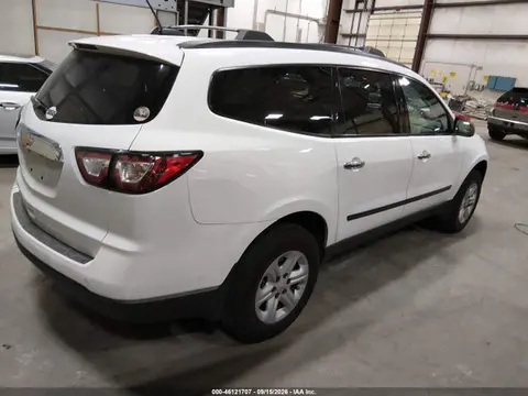 2017 Chevrolet Traverse Ls VIN 1GNKVFKD2HJ300536 фото 4