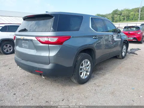 2018 Chevrolet Traverse Ls VIN 1GNERFKW2JJ192928 фото 4