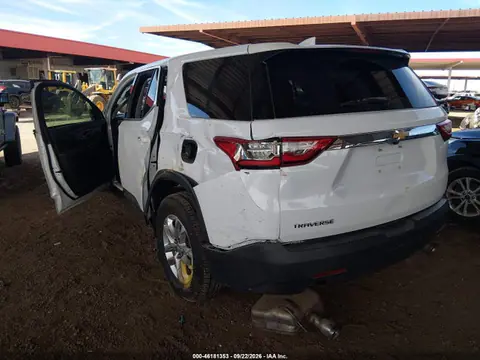 2021 Chevrolet Traverse Ls VIN 1GNERFKW4MJ109813 фото 3