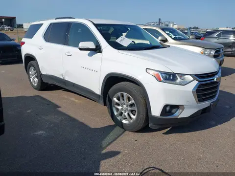 1GNEVGKW1JJ142894 — 2018 Chevrolet Traverse LT Cloth, Правый бок (Right Side), фото до ремонта