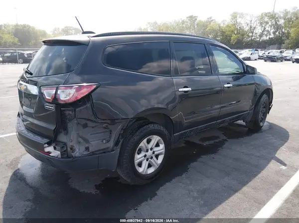 1GNKRFKD9HJ112195 — 2017 Chevrolet Traverse, фото 4 с аукциона IAAI 08.10.2026, Естественный износ