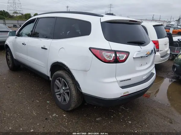 1GNKRGKD5HJ257806 — 2017 Chevrolet Traverse, фото 3 с аукциона IAAI, Естественный износ
