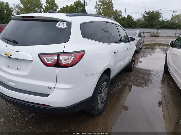 1GNKRGKD5HJ257806 — 2017 Chevrolet Traverse, фото 4 с аукциона IAAI, Естественный износ