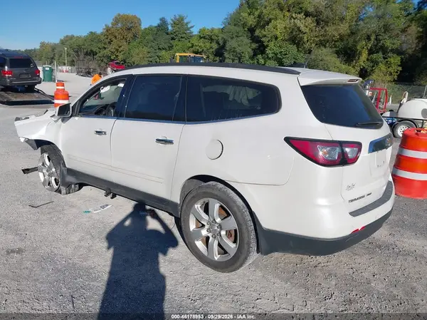 1GNKVGKD8HJ224407 — 2017 Chevrolet Traverse, фото 3 с аукциона IAAI, Передняя часть