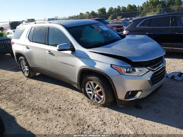 1GNERGKW0KJ237534 — 2019 Chevrolet Traverse, Передняя часть слева (Left Front), фото до ремонта