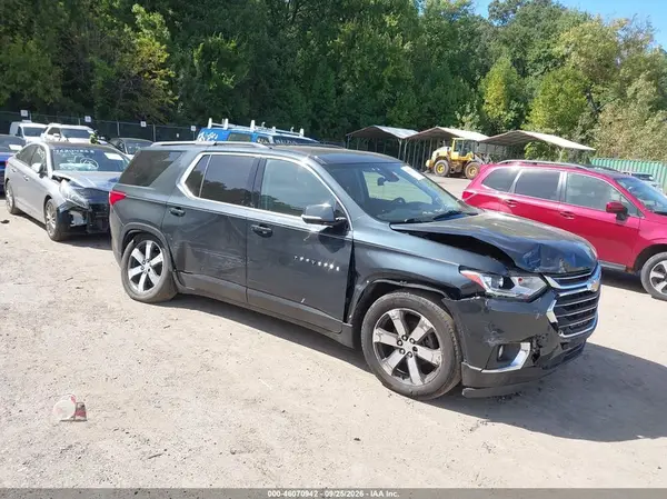 1GNEVHKW9LJ177806 — 2020 Chevrolet Traverse, Передняя часть справа (Right Front), фото до ремонта