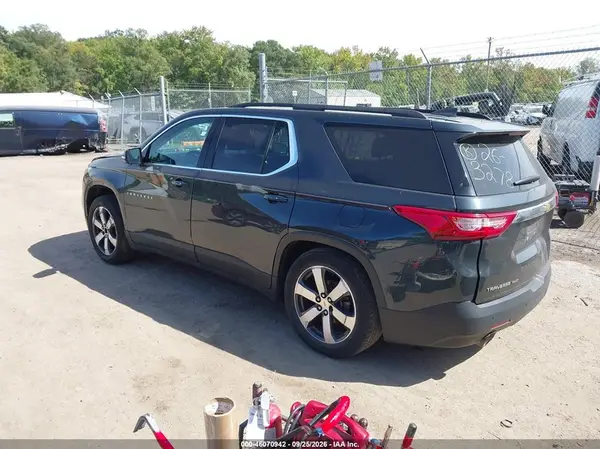 1GNEVHKW9LJ177806 — 2020 Chevrolet Traverse, фото 3 с аукциона IAAI, Передняя часть справа