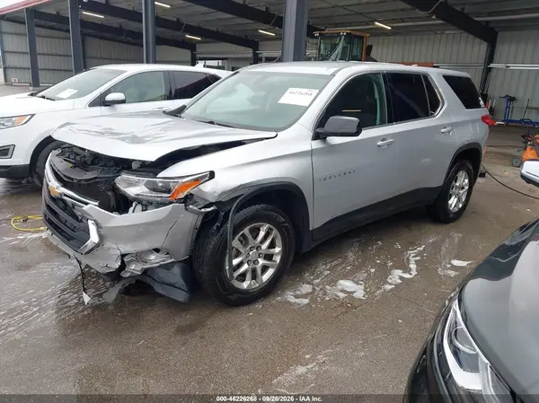 1GNEVFKW4LJ135516 — 2020 Chevrolet Traverse, фото 2 с аукциона IAAI, Передняя часть