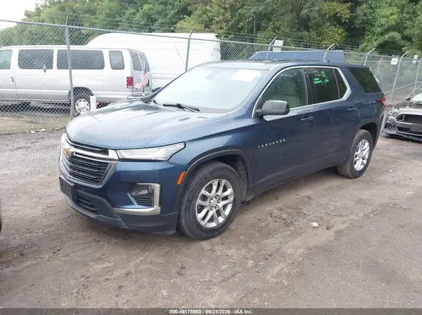 1GNEVFKW8NJ175455 — 2022 Chevrolet Traverse, фото 2 с аукциона IAAI, Передняя часть справа