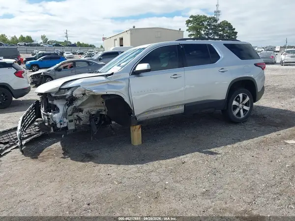 1GNERHKW7NJ139238 — 2022 Chevrolet Traverse, фото 2 с аукциона IAAI, Передняя часть