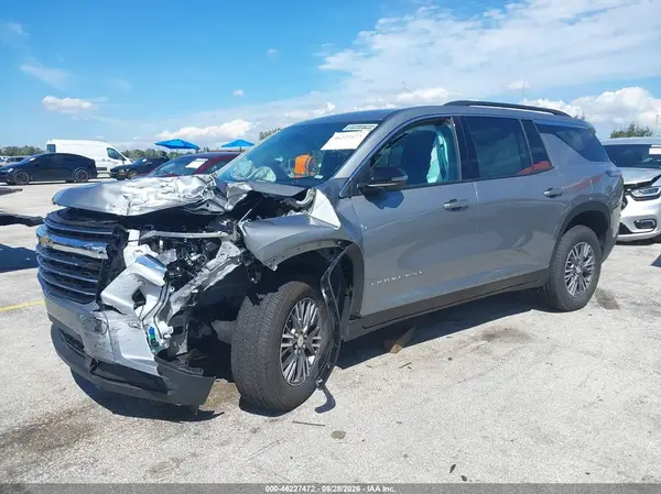 1GNERGKS1TJ361598 — 2026 Chevrolet Traverse, фото 2 с аукциона IAAI 13.10.2026, Передняя часть слева
