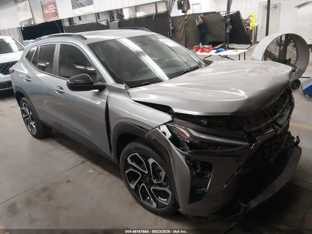 KL77LJE24RC206579 — 2024 Chevrolet Trax FWD 2RS, Передняя часть (Front End), фото до ремонта