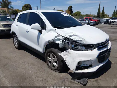 KL7CJKSM0NB550927 — 2022 Chevrolet Trax FWD LS, Передняя часть справа (Right Front), фото до ремонта