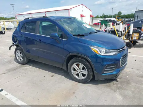 KL7CJLSBXLB330177 — 2020 Chevrolet Trax FWD LT, Левый бок (Left Side), фото до ремонта