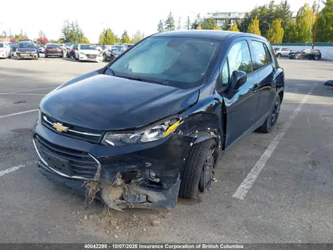 2018 Chevrolet TRAX LS VIN 3GNCJKSB6JL360468 фото 2