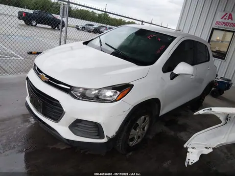2018 Chevrolet TRAX LS VIN KL7CJKSB0JB723435 фото 2