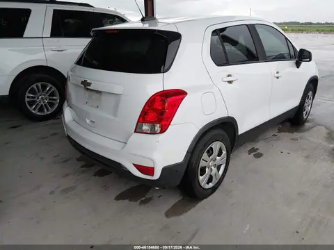 2018 Chevrolet TRAX LS VIN KL7CJKSB0JB723435 фото 4