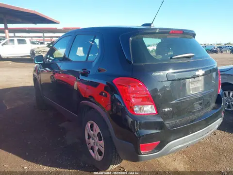 2018 Chevrolet TRAX LS VIN 3GNCJKSB1JL419555 фото 3