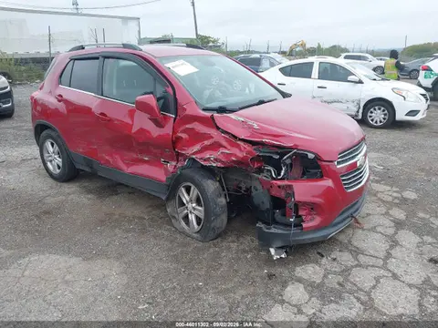 KL7CJLSB7FB253045 — 2015 Chevrolet Trax LT, Передняя часть справа (Right Front), фото до ремонта