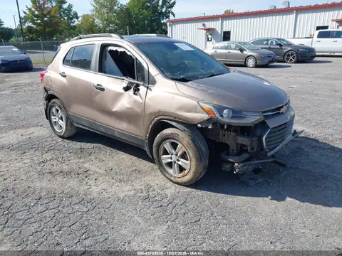 3GNCJPSB5JL400276 — 2018 Chevrolet Trax LT, Правый бок (Right Side), фото до ремонта