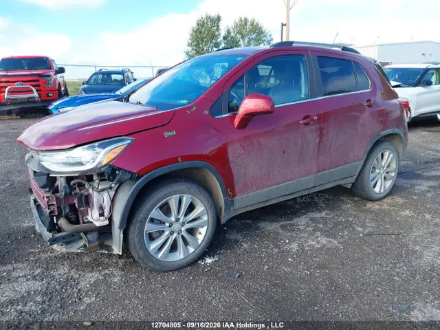2018 Chevrolet Trax Premier VIN 3GNCJRSB1JL410797 фото 2