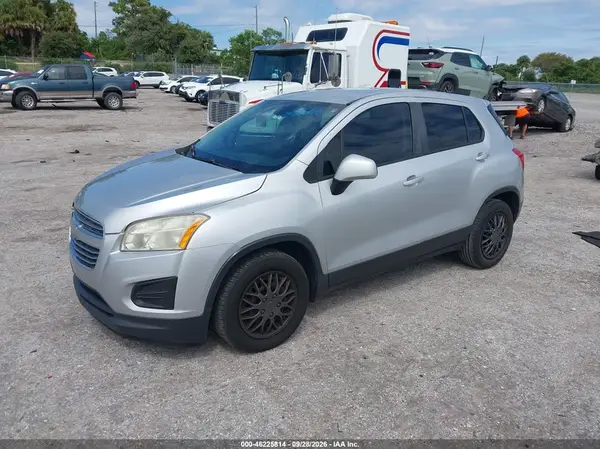 3GNCJKSB0GL127503 — 2016 Chevrolet TRAX, фото 2 с аукциона IAAI, Передняя часть справа