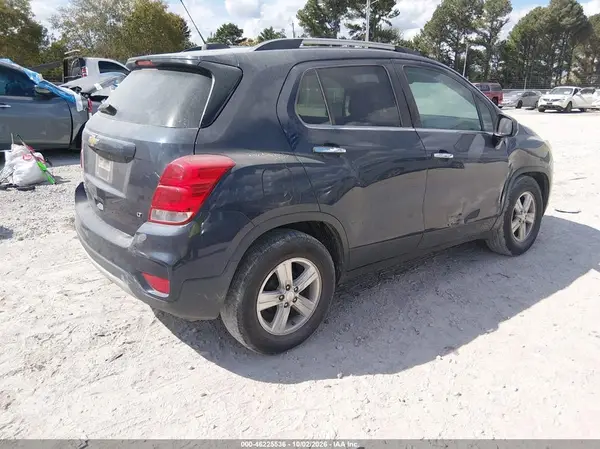 3GNCJLSB0JL327147 — 2018 Chevrolet TRAX, фото 4 с аукциона IAAI, LEFT & RIGHT SIDE