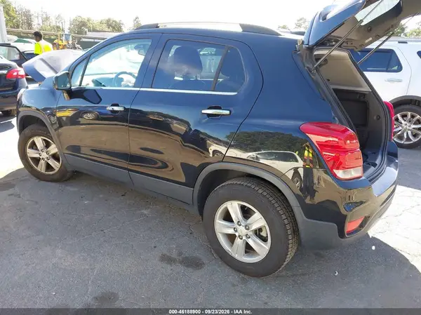 KL7CJPSB6KB923279 — 2019 Chevrolet TRAX, фото 3 с аукциона IAAI, Передняя часть