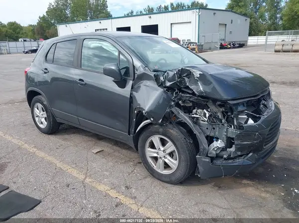 3GNCJNSB3KL196275 — 2019 Chevrolet TRAX, Передняя часть справа (Right Front), фото до ремонта
