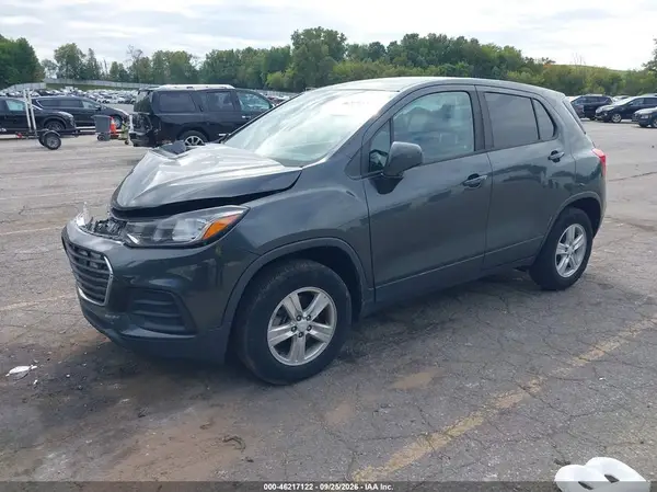 3GNCJNSB3KL196275 — 2019 Chevrolet TRAX, фото 2 с аукциона IAAI, Передняя часть справа