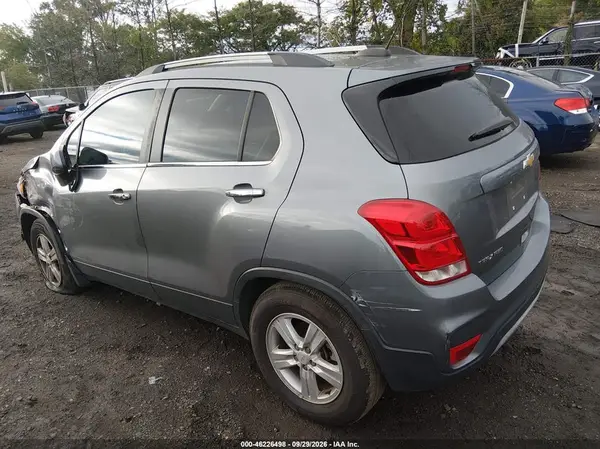 KL7CJPSB8KB920447 — 2019 Chevrolet TRAX, фото 3 с аукциона IAAI, Передняя часть