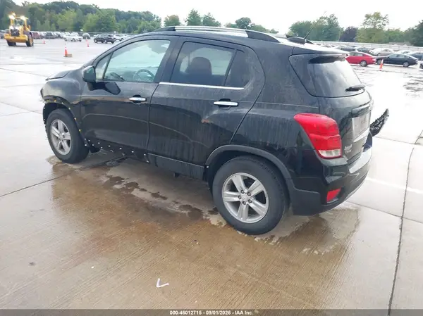 KL7CJLSB8LB062956 — 2020 Chevrolet TRAX, фото 3 с аукциона IAAI, Передняя часть