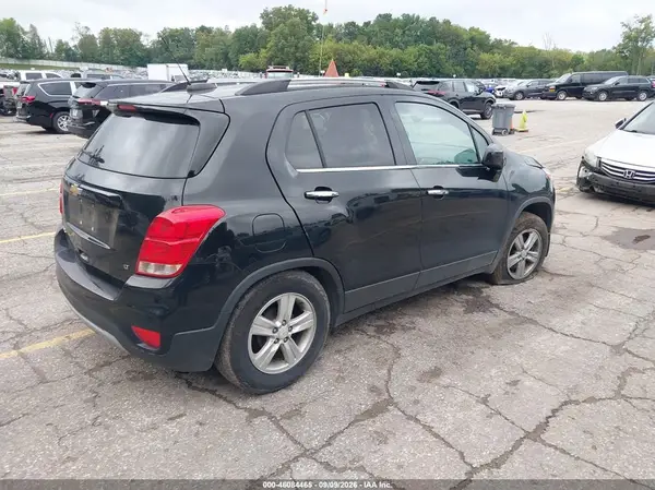 KL7CJLSB5LB012564 — 2020 Chevrolet TRAX, фото 4 с аукциона IAAI, Задняя часть слева